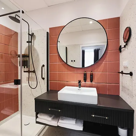 Aiden By Western Hotel