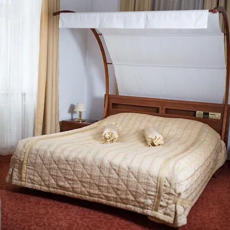 Aiden By Western Lodz