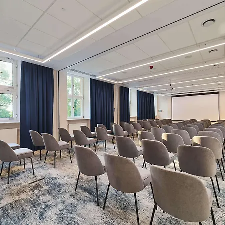 Aiden By Western Hotel 3*