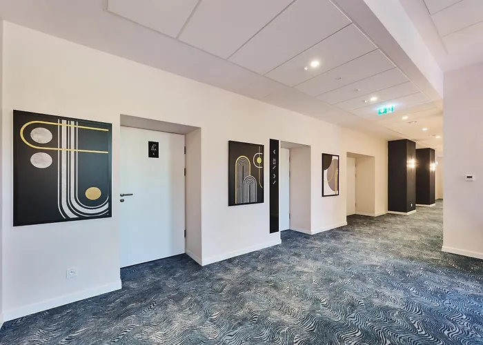 Aiden By Western Hotel Lodž