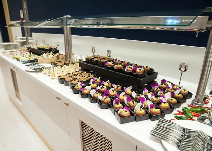 Aiden By Western Hotel 3*