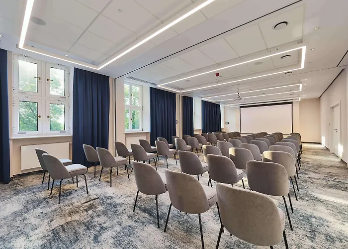 Aiden By Western Hotel 3*